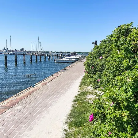 Sundlicht By Interhome * Altefähr